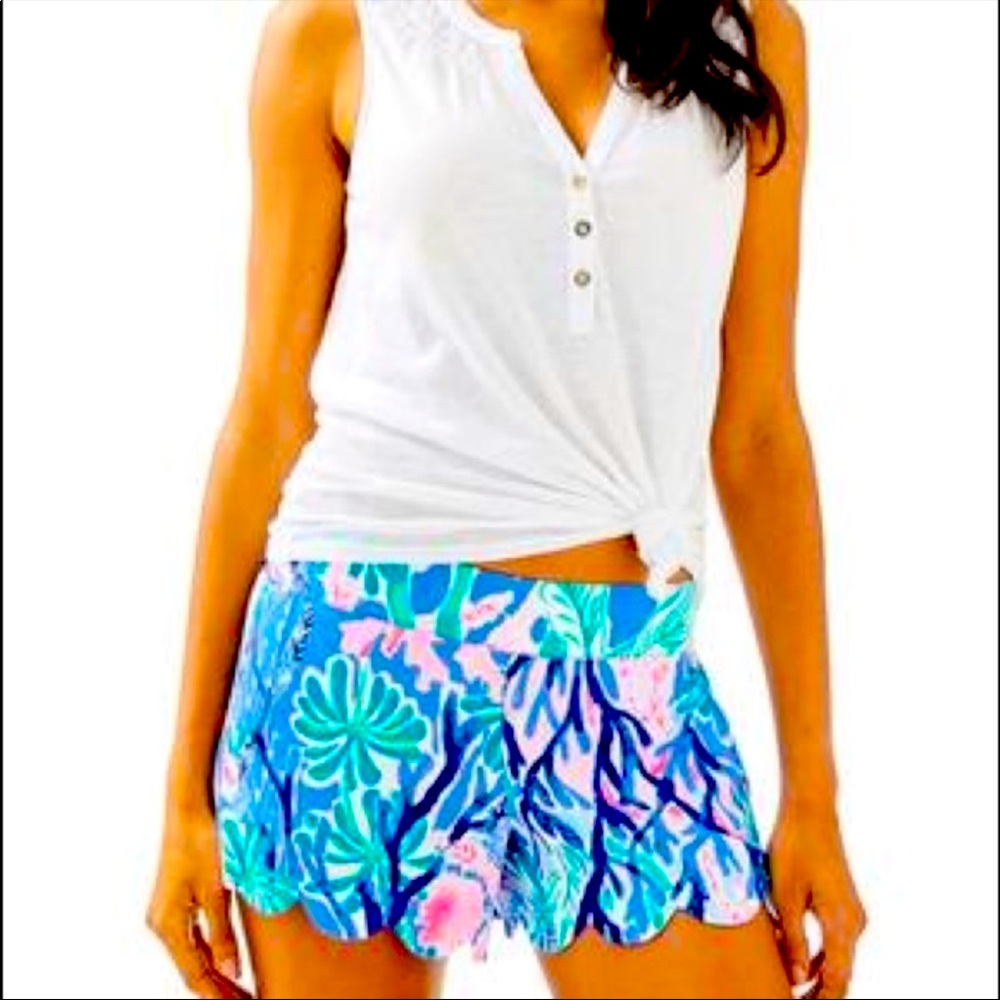 Lilly Pulitzer Dahlia Shorts in Jet Stream Print
